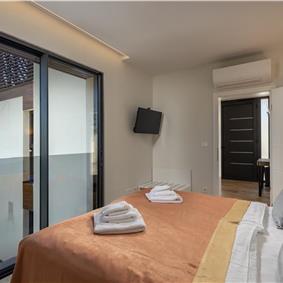 4 Bedroom Villa with Salt Water Pool, Private mini golf course and Rooftop Terrace near Opatija, Sleeps 8